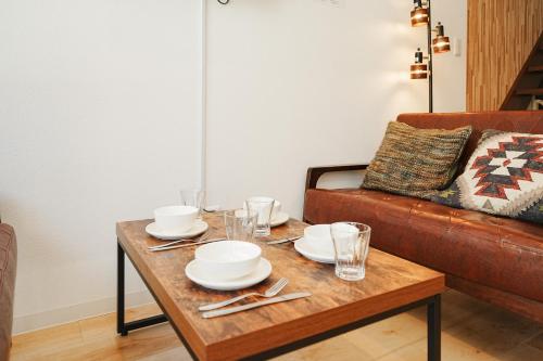 Coffee Style 4ppl 2-story House