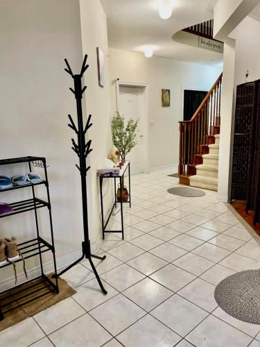 Gambar di galeri bagi Long Stay Home di Markham