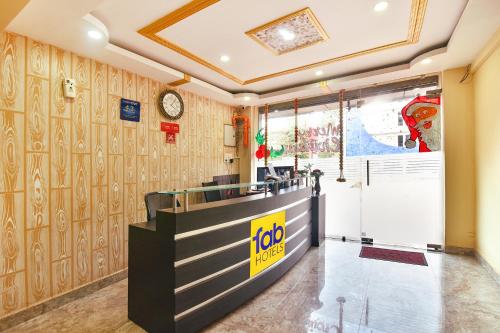 Vstupní hala nebo recepce v ubytování FabHotel Sai Swastik - Nr Deltin Royale Casino