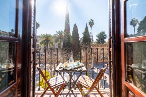 SF Apartamento con balcones con vistas al Hotel Alfonso XIII y a la Universidad