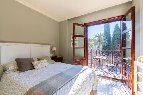 SF Apartamento con balcones con vistas al Hotel Alfonso XIII y a la Universidad