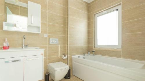 Koupelna v ubytování Kalkan 6 Bedroom Villa - 1038