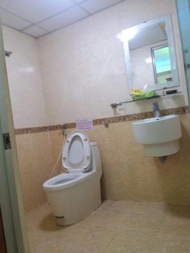 Koupelna v ubytování Mỹ Tân Hotel HCM
