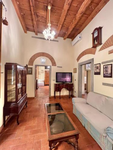 Traditional Central Apartment