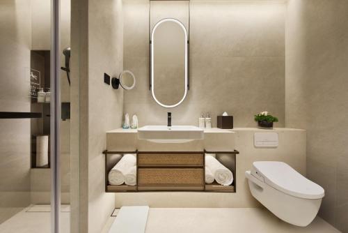 Bilik mandi di Ming Hotel Nanjing - MGallery Collection