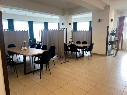 Reštaurácia alebo iné gastronomické zariadenie v ubytovaní Motel Orion Wolsztyn