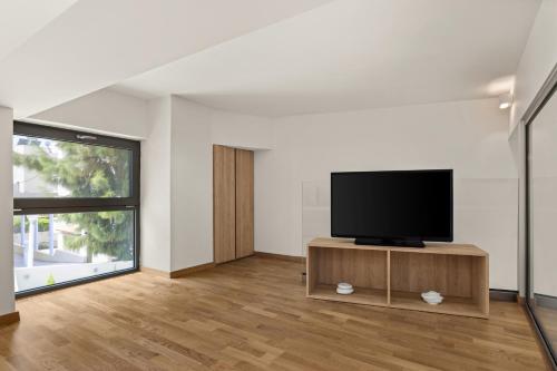 Luxury in Simplicity , Nature's Touch , Mezzanine