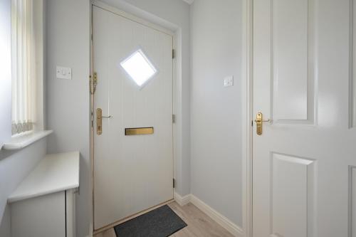 Φωτογραφία από το άλμπουμ του Number Ten - a stylish bungalow with parking and garden σε Nairn