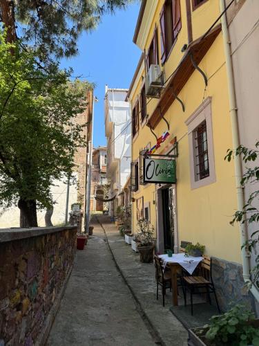 Gambar di galeri bagi Olivia1845 Guest House Ayvalık Over 16 Years Old di Ayvalık