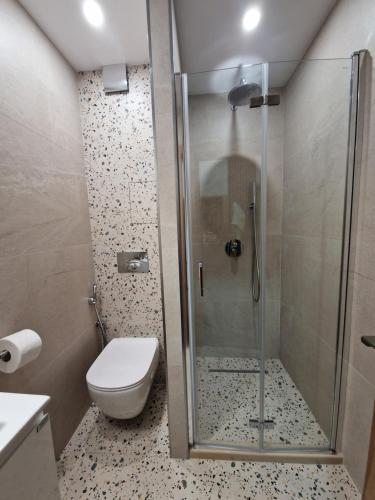 Ένα μπάνιο στο Sun Home in the Heart of Plovdiv - Central Location - Free Private Parking