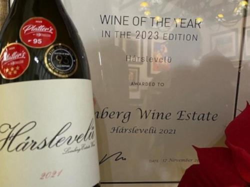 Lemberg Wine Estateに飾ってある許可証、賞状、看板またはその他の書類