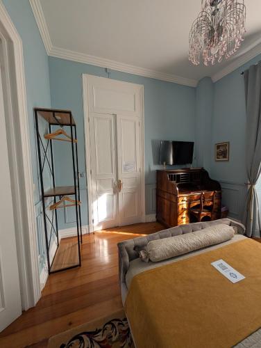 Ένα ή περισσότερα κρεβάτια σε δωμάτιο στο Casa do Vereador