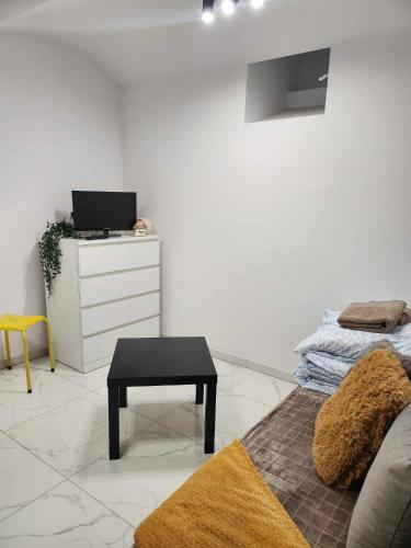 Studio 24 - Ghetto Heroes Square