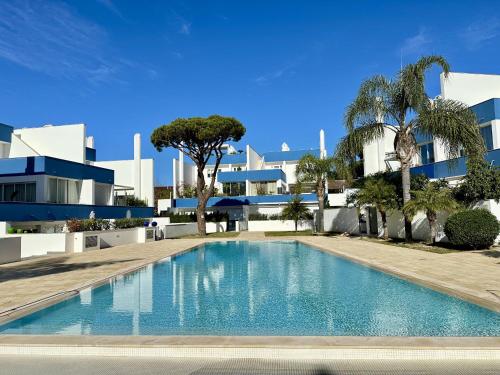 Quarteira Deluxe 1 With Pool by Homing