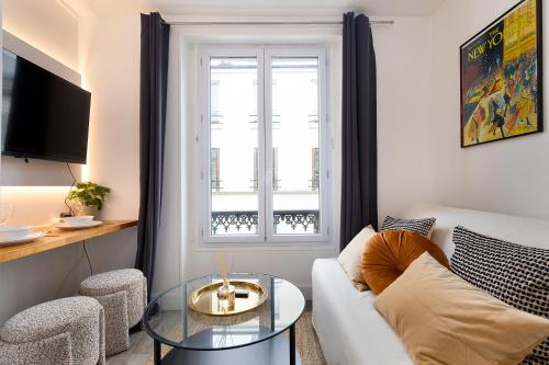 Cozy Studio - Eiffel Tower - Sleeps 2P