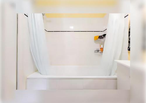 Ένα μπάνιο στο Chambre privée à Lille centre