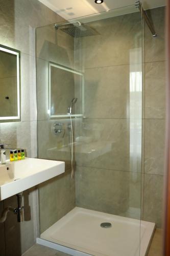 Ein Badezimmer in der Unterkunft Main Spessart Terrasse Hotel