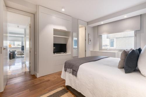 Stylish 1BR Apartment with City Views – Colón