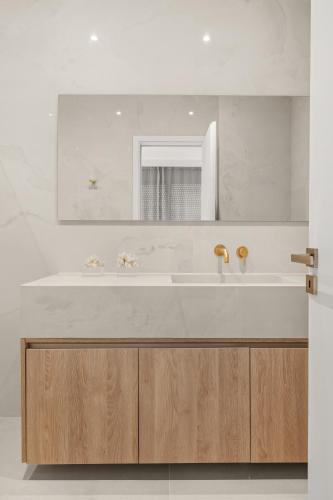 Luxury in Simplicity , Nature's Touch , Mezzanine