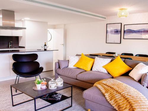Sunny Gozy Retreat In The Heart Of The Coast