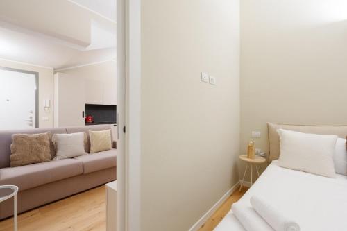 GuestHost - Primaticcio M1 Modern and Bright Apartment