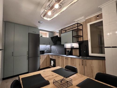 La Vinoteca del Artista, precioso y céntrico apartamento con Aire Acondicionado by Apartamentos Logrono