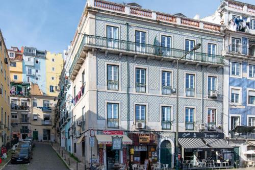 Alfama Very Well-Connected Apartment
