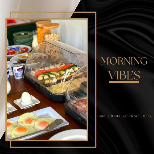 ein Bild von einem Tisch mit einem Tablett mit Essen in der Unterkunft Hotel & Restaurant Krone in Märkt in Weil am Rhein