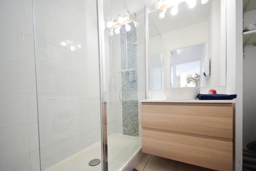 Koupelna v ubytování Rives Du Lez avec terrasse et parking gratuit