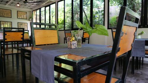 Un lugar para sentarse en SOUIMANGA-HOTEL