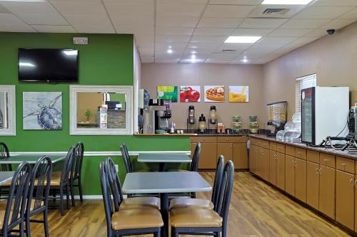 Εστιατόριο ή άλλο μέρος για φαγητό στο Quality Inn Kennedy Space Center