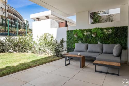 ViVi Homes - Aurelia Garden, Gym & Sea View