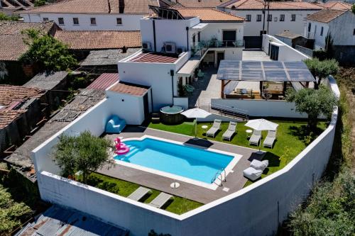 Bazén v ubytování Jasmine Hotel nebo v jeho okolí