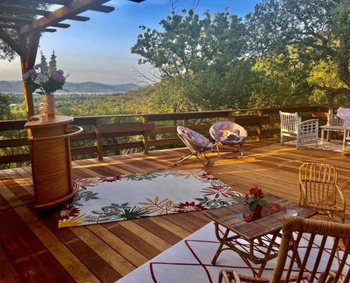 Bungalow with sea view and 80 m2 terrace