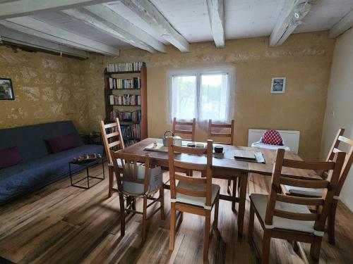Posezení v ubytování Gîte en Dordogne chez les Couz 'hôtes du Périgord