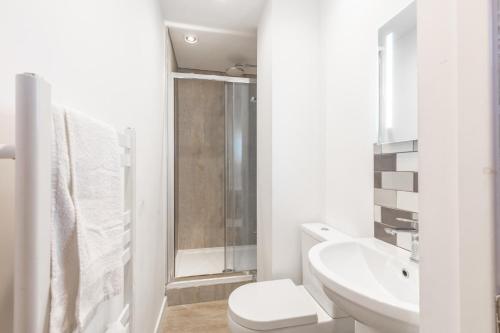 Et badeværelse på Puffling Perch - North East Escapes