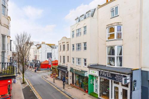 Fabulous studio in centre of St James Street photo 15