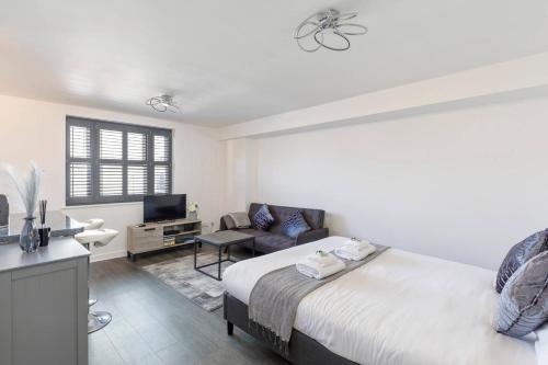Fabulous studio in centre of St James Street photo 3