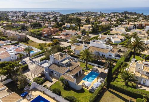 Villa at walking distance from center and beach!