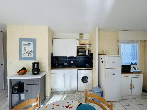 Photo de la galerie de l'établissement Agréable 2 pièces, piscine, parking, proche plage, à Quiberon