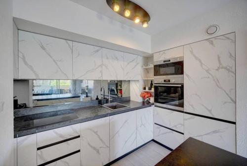 Cannes 2 Bedroom Apartment - CC2