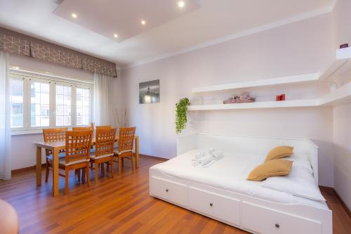 Altavilla by Rental in Rome