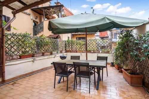 L'Arte Dei Sogni Apartment With Terrace- Trastevere District
