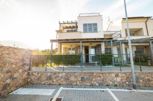 Το κτήριο όπου στεγάζεται  το διαμέρισμα