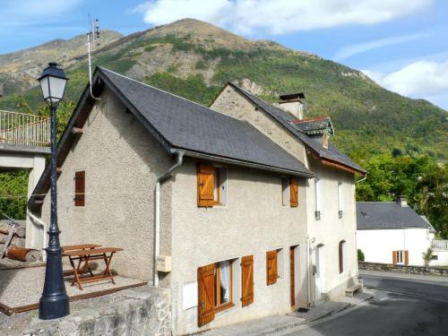Maison charmante à Sassis avec vue montagne