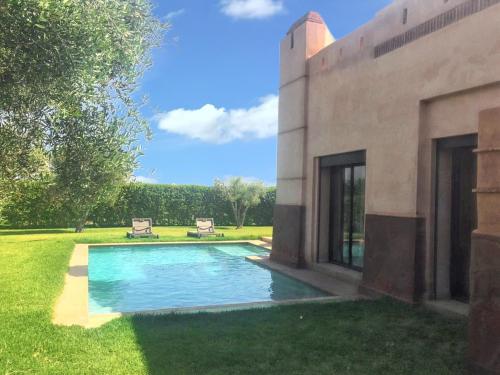 Kolam renang di atau dekat dengan Elegant Villa in Marrakech with a Private Pool.