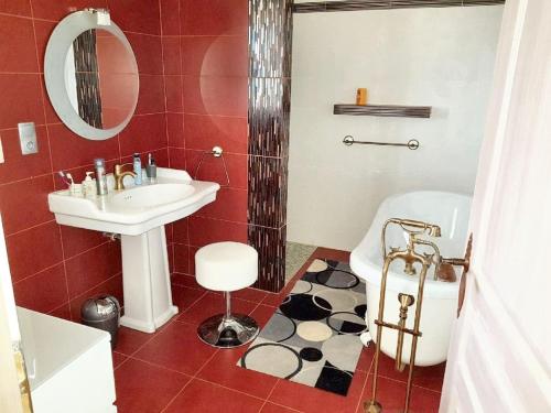 Phòng tắm tại Maison conviviale à Albi avec parking privé
