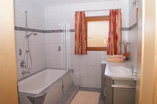 A bathroom at Haus Erika