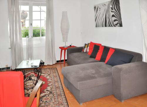 Photo de la galerie de l'établissement Maison chaleureuse Verdon-sur-Mer, jardin, au Le Verdon-sur-Mer