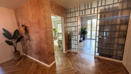 Gambar di galeri bagi Cozy Apartment with Balcony I free Parking I WiFi di Bochum